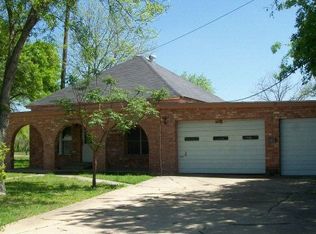 1050 Beaver Ln, Uvalde, TX 78801