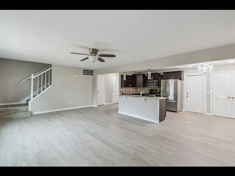 8500 Candlewood Dr — Photo 2