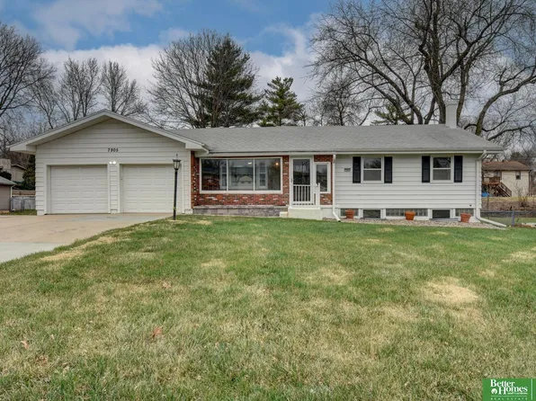 7905 Crown Point Ave, Omaha, NE 68134
