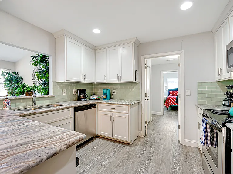 13421 Whispering Hills Dr — Photo 8