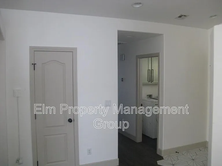537 W Seneca Ridge Ave — Photo 8