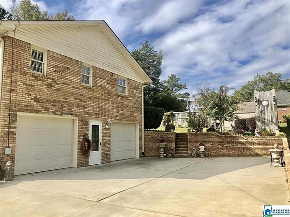 4th image of 2600 Vann Dr