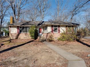 2040 Woodmont Dr, North Chesterfield, VA 23235