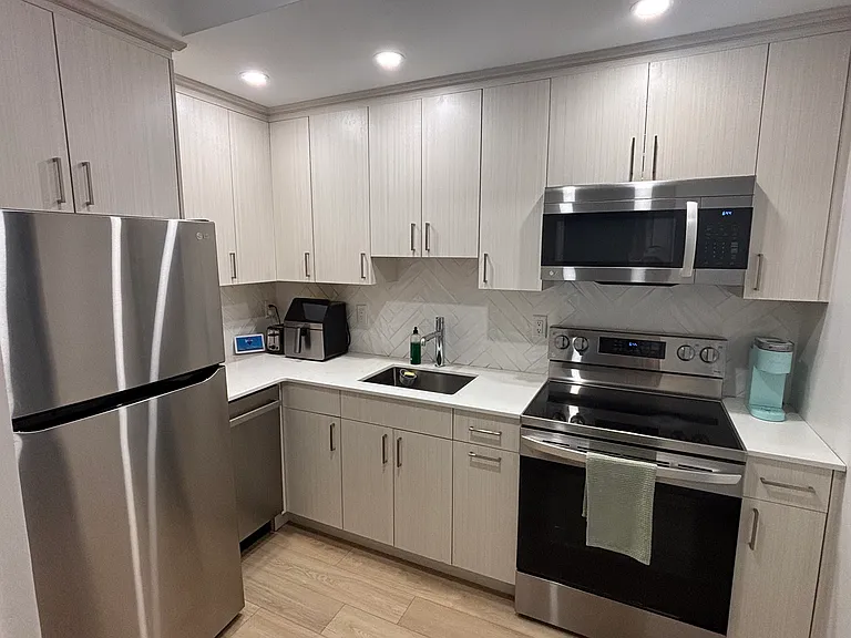 1950 Washington St #3B — Photo 4