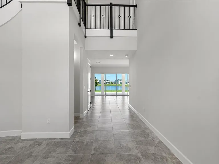 5418 Empire Dr — Photo 4