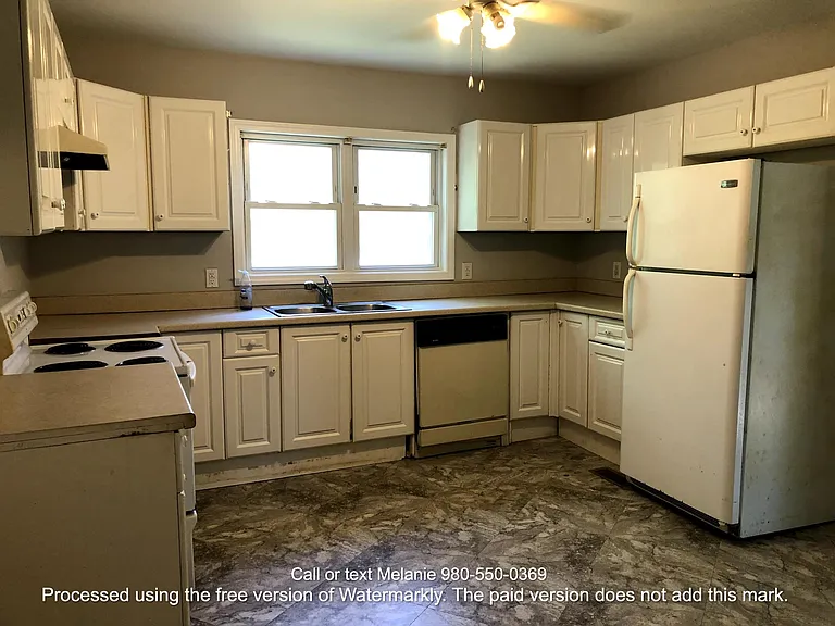2407 Acapulco Dr — Photo 5