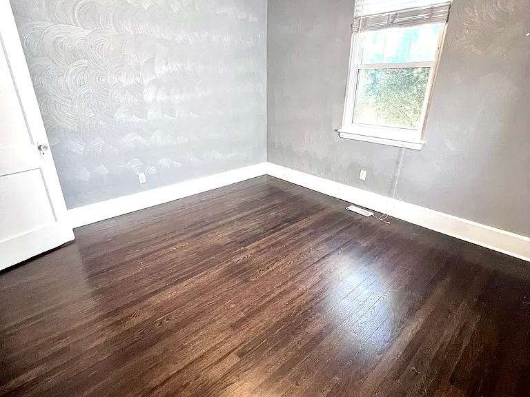 210 Pennsylvania Ave #1 — Photo 24