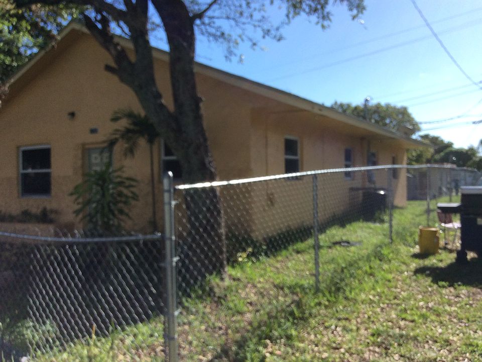 2nd image of 2780 NW 11th St