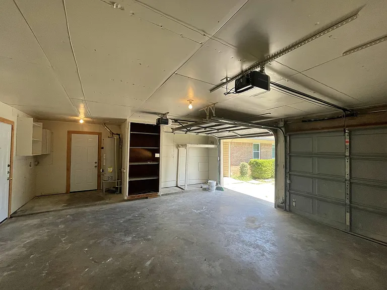 309 NE Murphy Rd — Photo 14