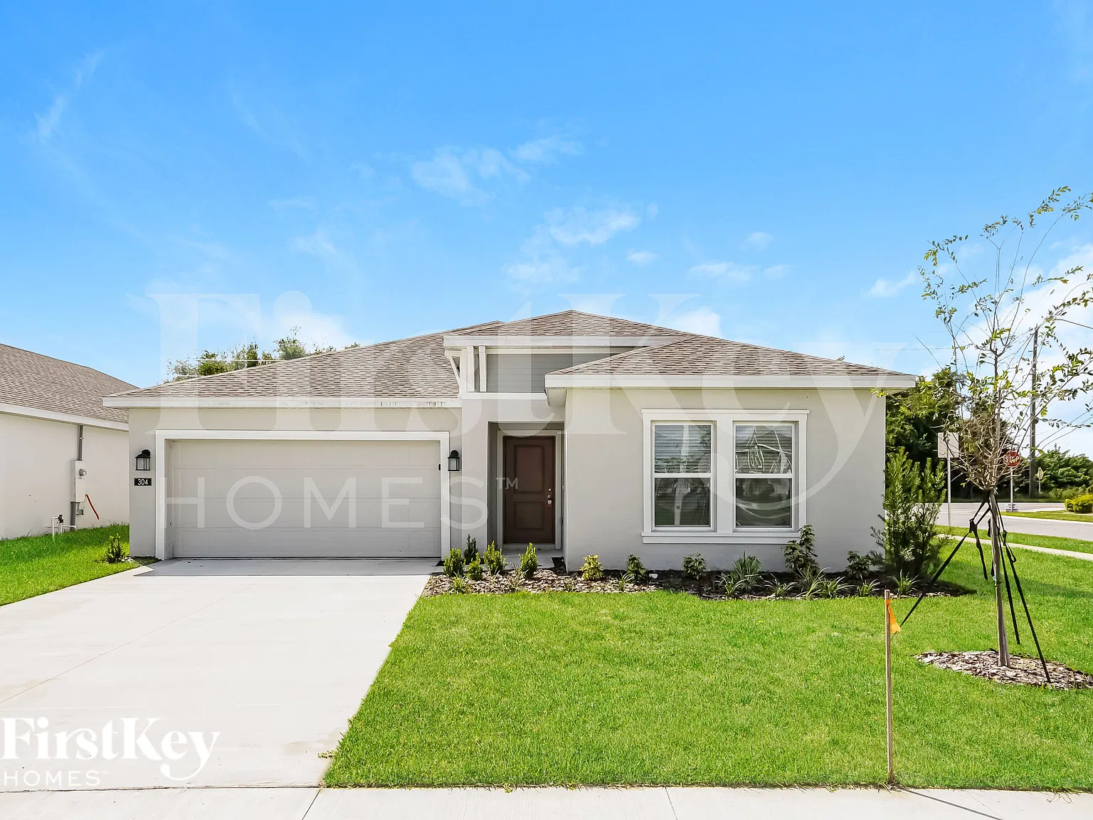 4 bed, 2.0 bath, 1936 sqft, $2,010 — Photo 1