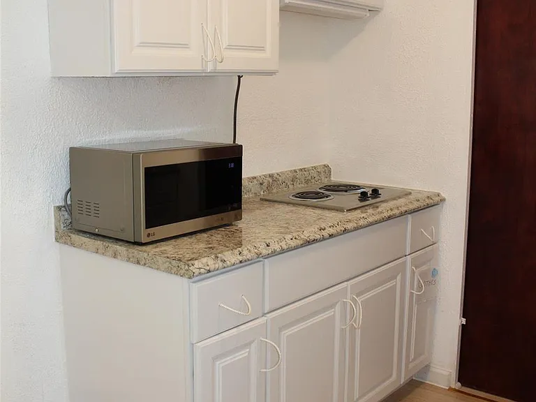 3425 Southwestern Rd #3 — Photo 4