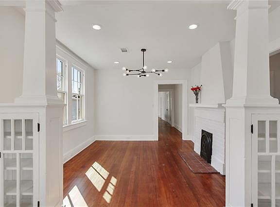4th image of 2404 Marengo St