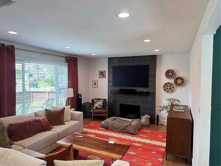 2831 Francis Ln — Photo 5