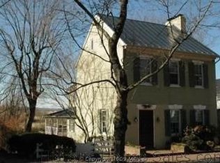 15527 2nd St, Waterford, VA 20197