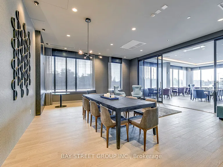 95 Dundas St W #107 — Photo 33