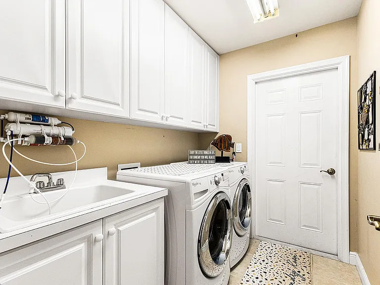 14121 Cambridge Dr #104 — Photo 2