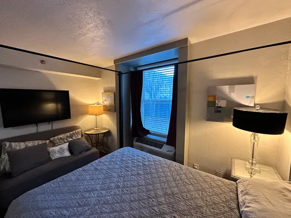 224 E Garden St, Pensacola, FL