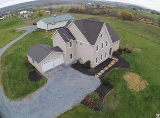200 Snow Dr, Fredericksburg, PA 17026