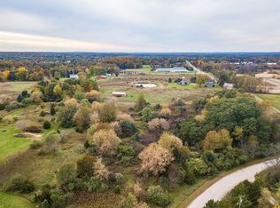 Winding Valley Rd, Brighton, MI 48116