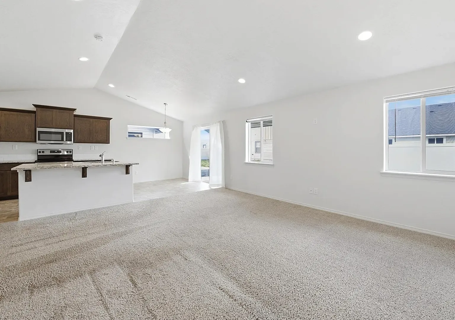3 Bedroom Home for Rent! — Photo 4