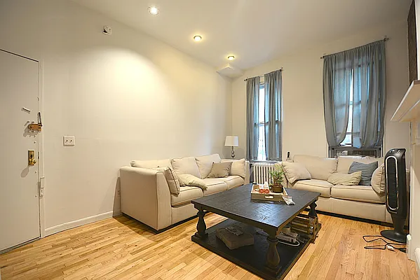 Rented by Keller Williams NYC | media 11