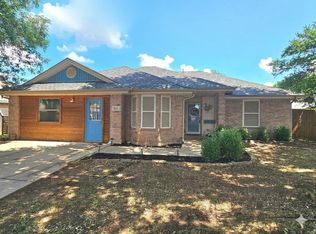 421 Arnold Ave, Burleson, TX 76028