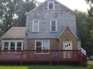 2476 S Main St, Akron, OH 44319