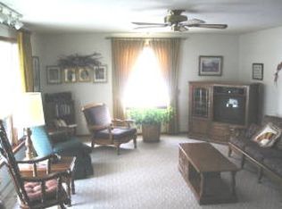 133 Wallace St, Combined Locks, WI 54113