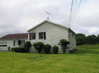 24 Peach Rd, Poughkeepsie, NY 12601