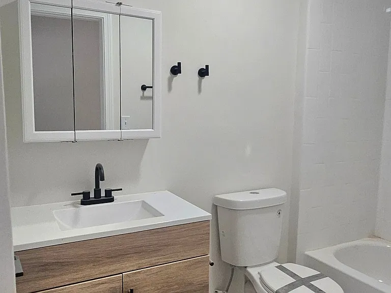 42 Warner St #B12 — Photo 11