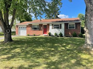 902 W Martindale Rd, Englewood, OH 45322
