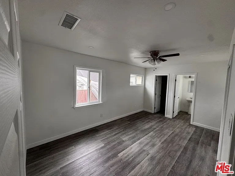 3020 Magnolia Ave — Photo 11