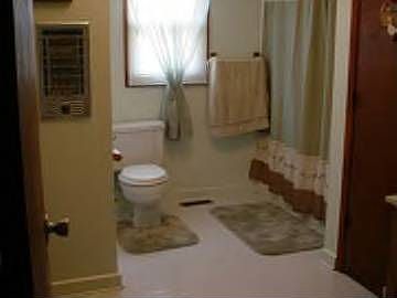 Large Bathroom/Laundry Room