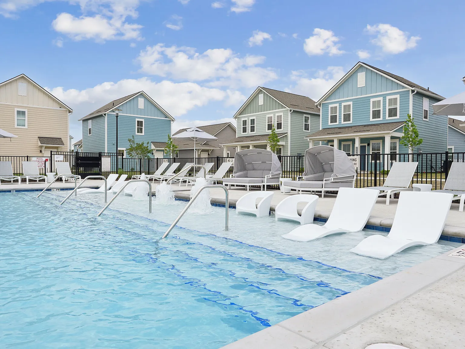 Hamlet Barclay West - Homes & Townhomes for Rent — Photo 3