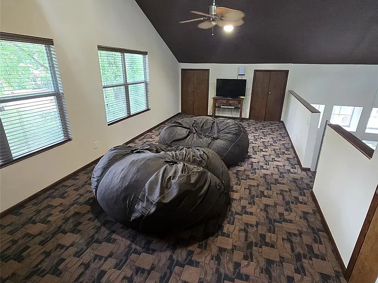 3231 Hemingway Dr — Photo 15