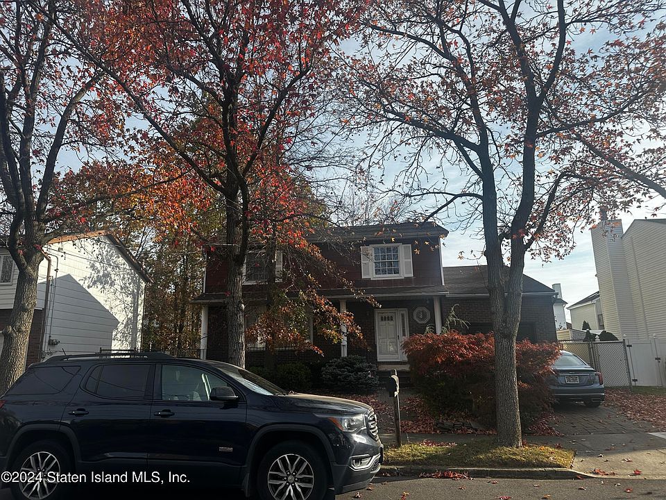 1st image of 115 Aspinwall St