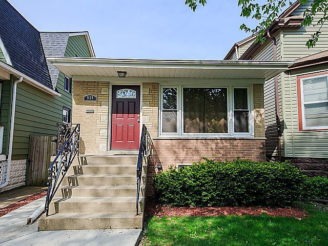 1st image of 939 Marengo Ave