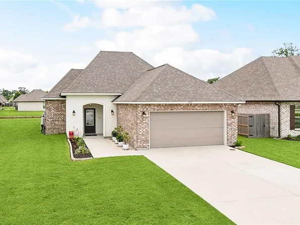222 Cypress Bnd, Belle Chasse, LA 70037