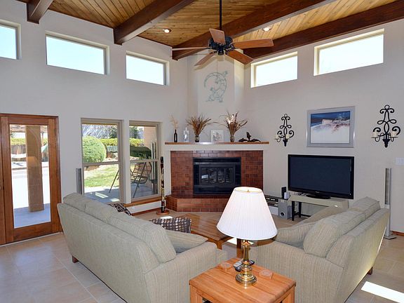 2nd image of 4916 Camino De Monte NE
