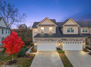 23956 Seminole Ct, Novi, MI 48375