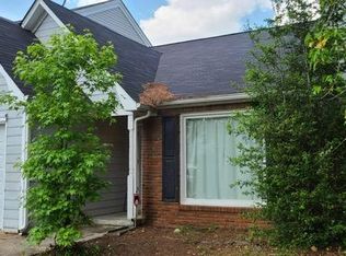 8006 Woodlake Dr, Riverdale, GA 30274