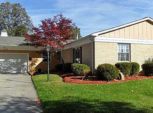 824 Old Coach Rd, Westerville, OH 43081