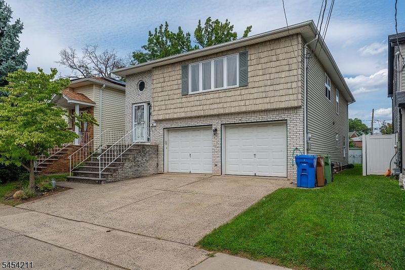 1st image of 820 Baldwin Ave
