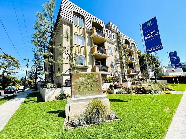 2810 S Sepulveda Blvd #102 — Photo 2