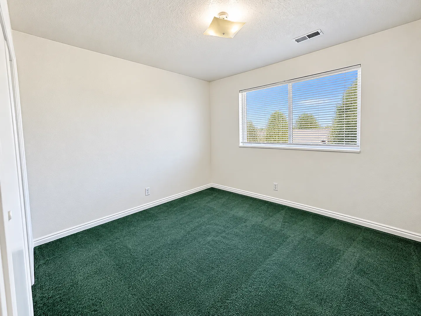 2 bed, 750 sqft, $1,075 — Photo 4