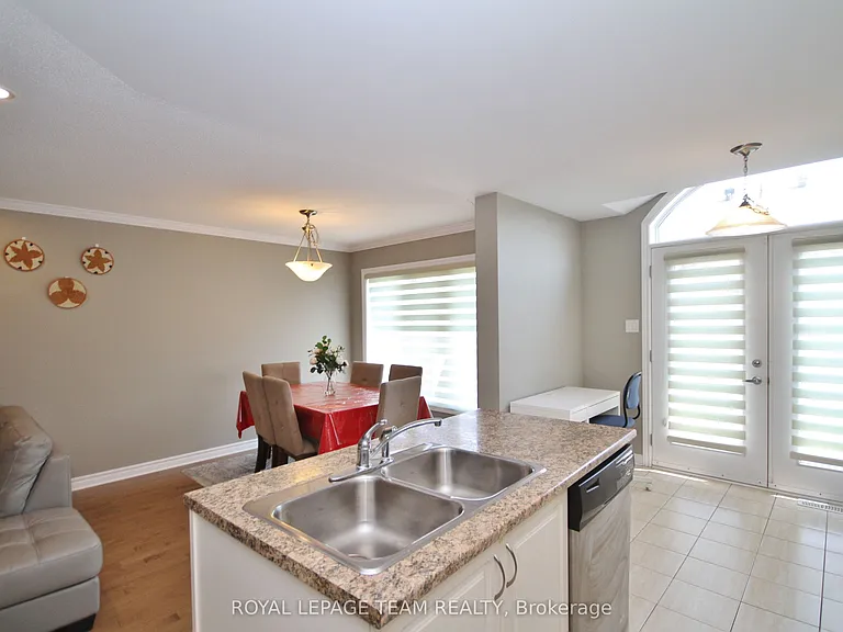 302 Tourmaline Cres — Photo 13