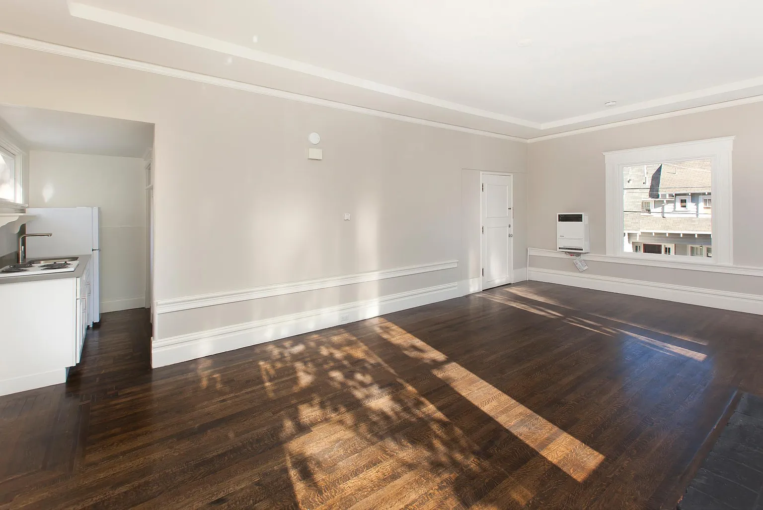 4347 Leach Ave photo 1