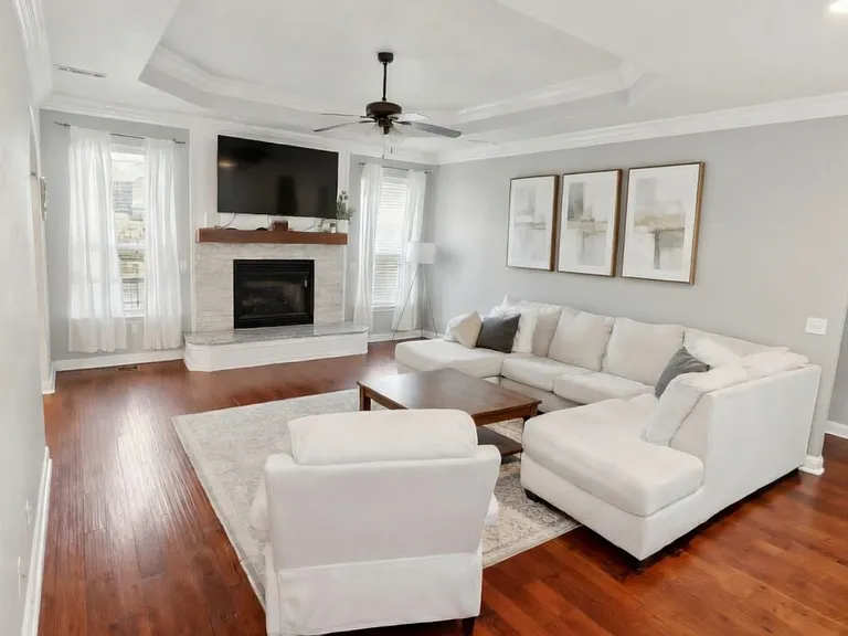 2840 N Boxwood Dr — Photo 3
