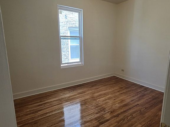 5th image of 7250 S King Dr