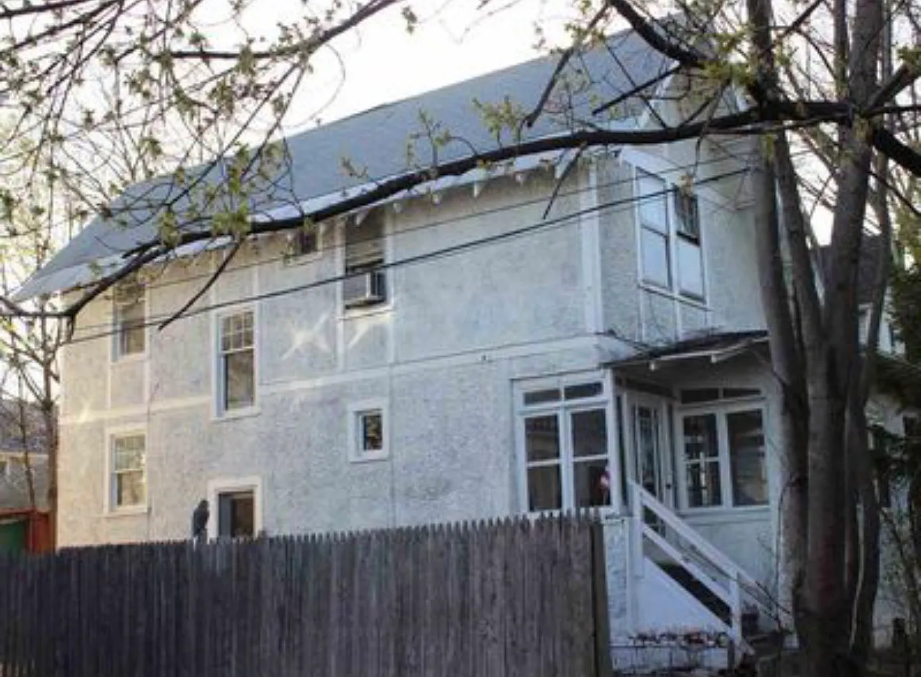 3 bed, 1232 sqft, $2,200 — Photo 1